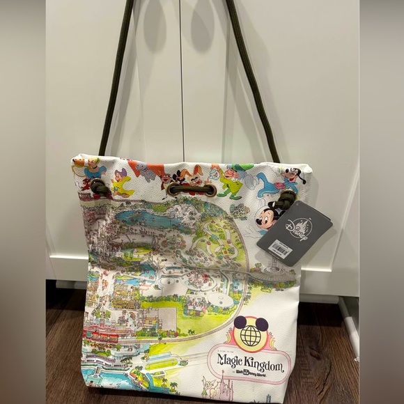 Disney Magic Kingdom Park Purchase Tote/Backpack Map pattern - Picture 1 of 6